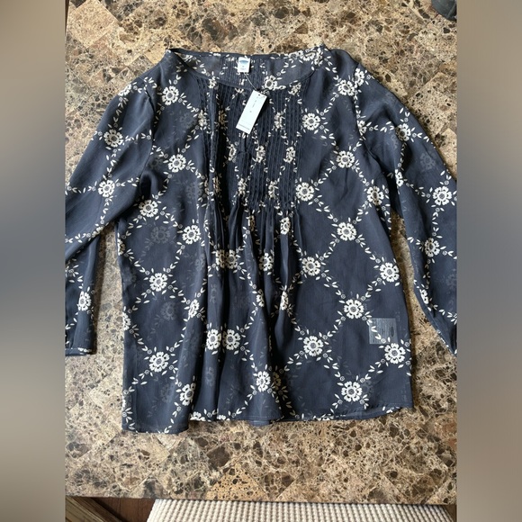 NWT - Old Navy long sleeve sheer top - size medium - Picture 1 of 4